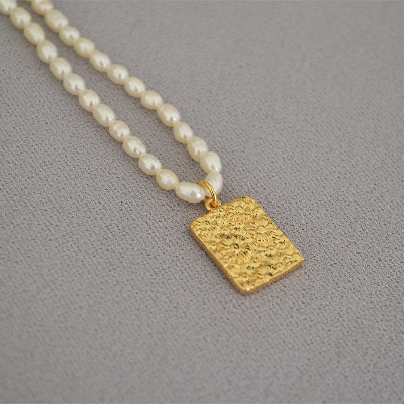 Romanttinen Kulta Kaulakoru erityisiin hetkiin