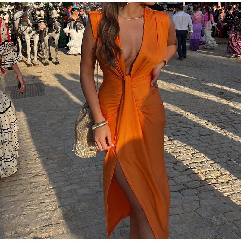 Well Tailored Dress with a Graceful Silhouette