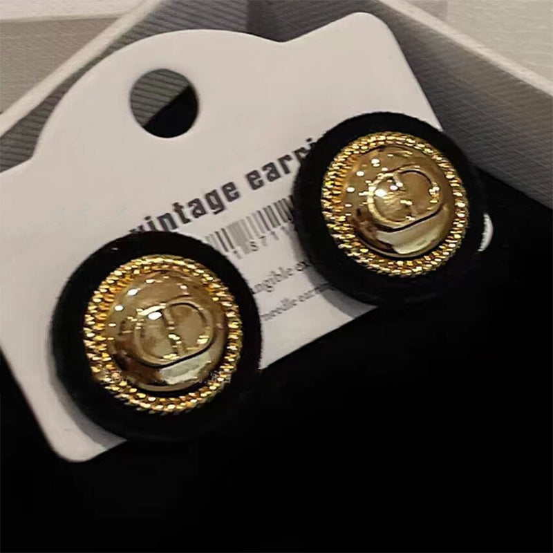 Herkkä käsityö Korvarengas