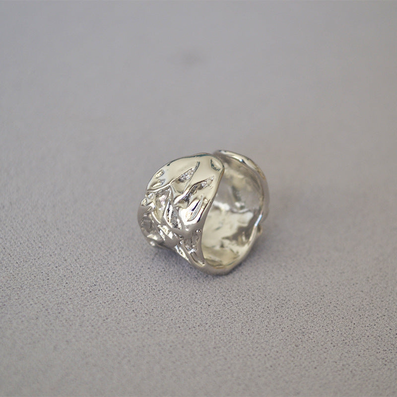 Klassinen Kulta Sormus ajattomalla viehätyksellä