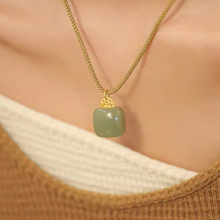 Hurmaava Kulta Kaulakoru jokaiseen tilaisuuteen