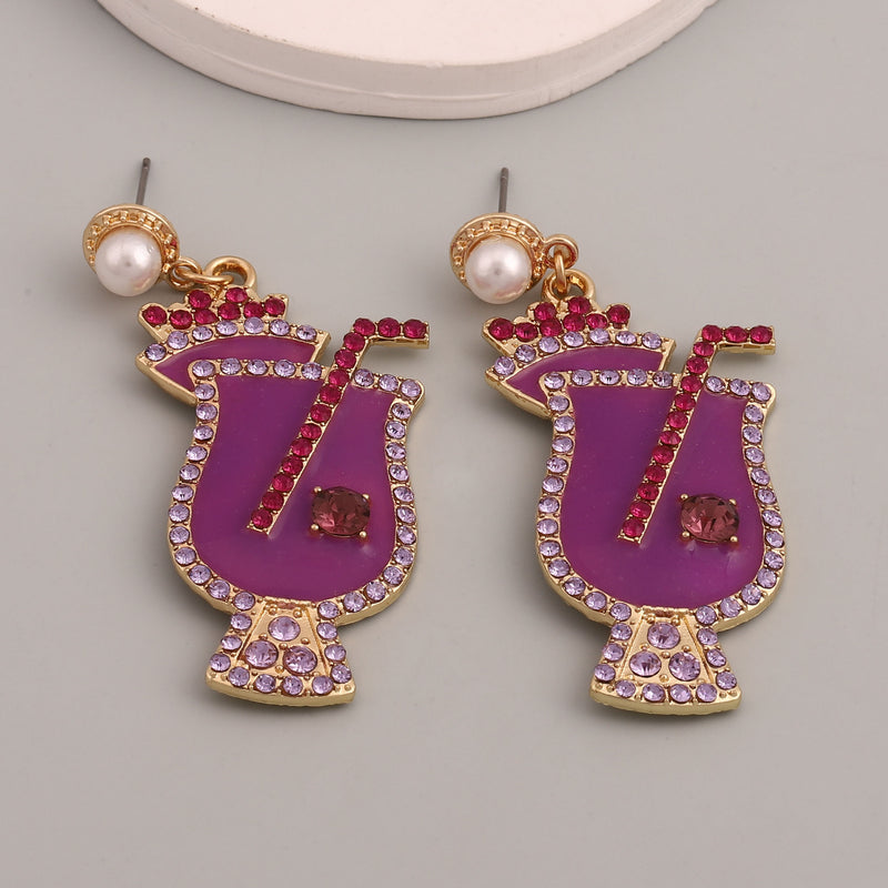 Kaunis Korvarengas ainutlaatuisella tyylillä