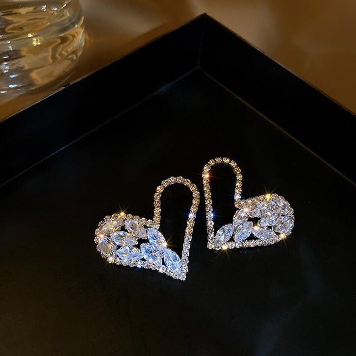 Klassinen Korvarengas ajattomalla viehätyksellä