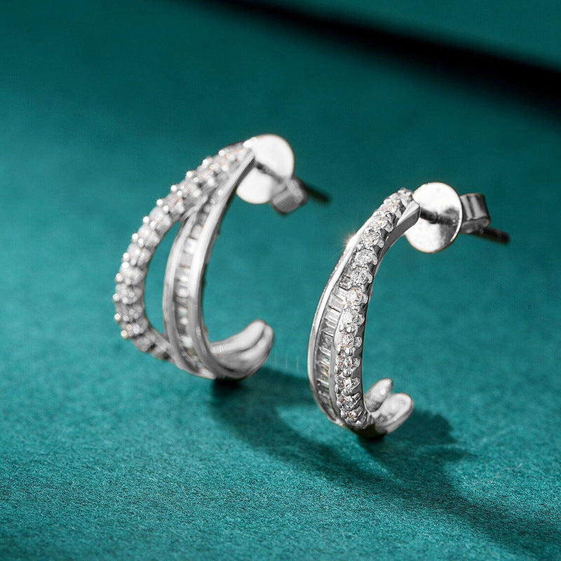 Kaunis Korvarengas ainutlaatuisella tyylillä