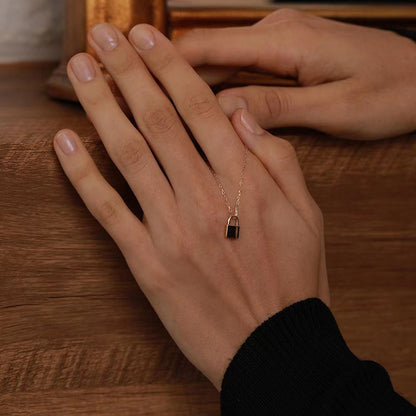 Kaunis Kulta Kaulakoru ainutlaatuisella tyylillä