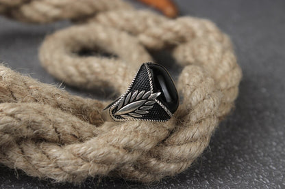 Romanttinen Hopea Sormus erityisiin hetkiin