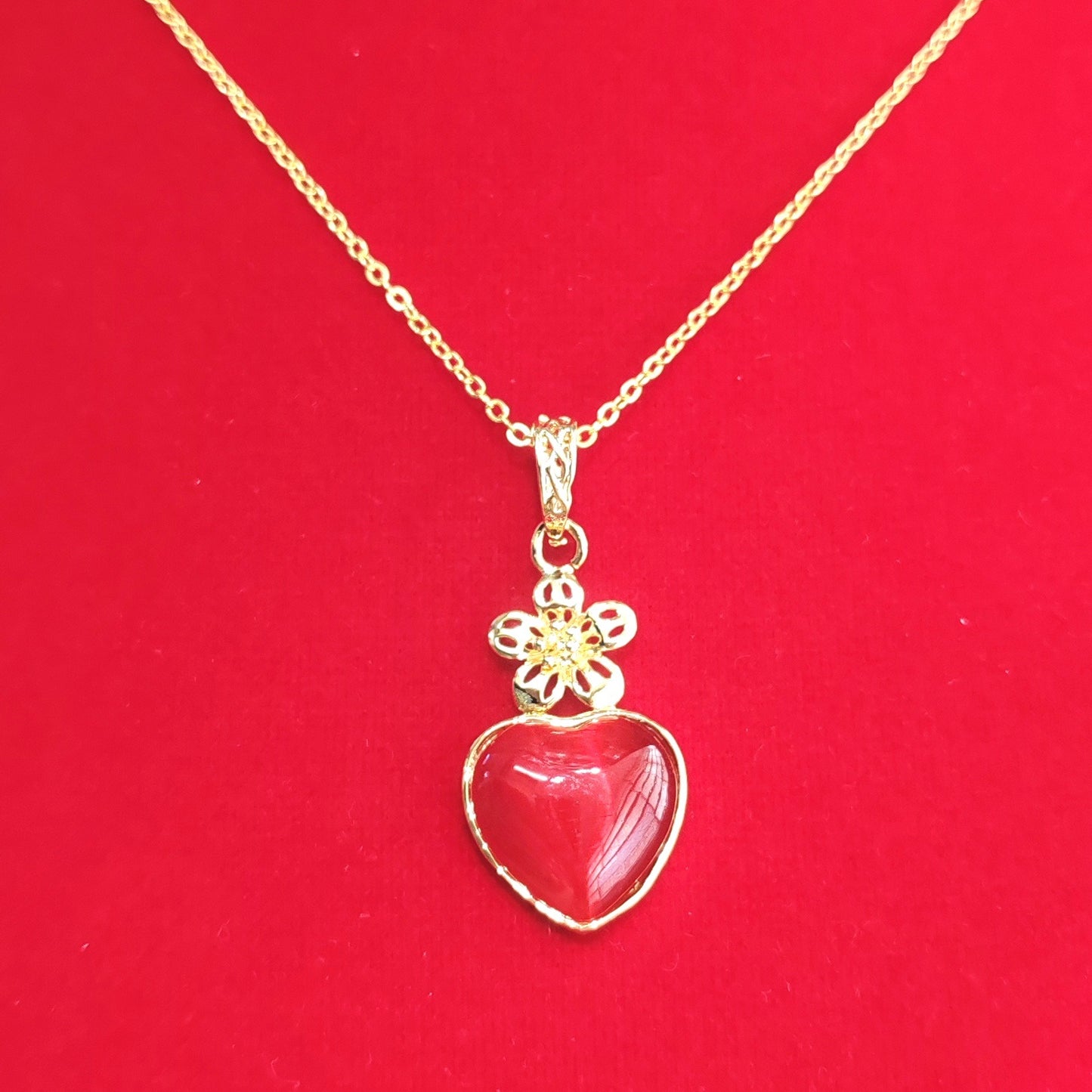 Herkkä käsityö Kaulakoru