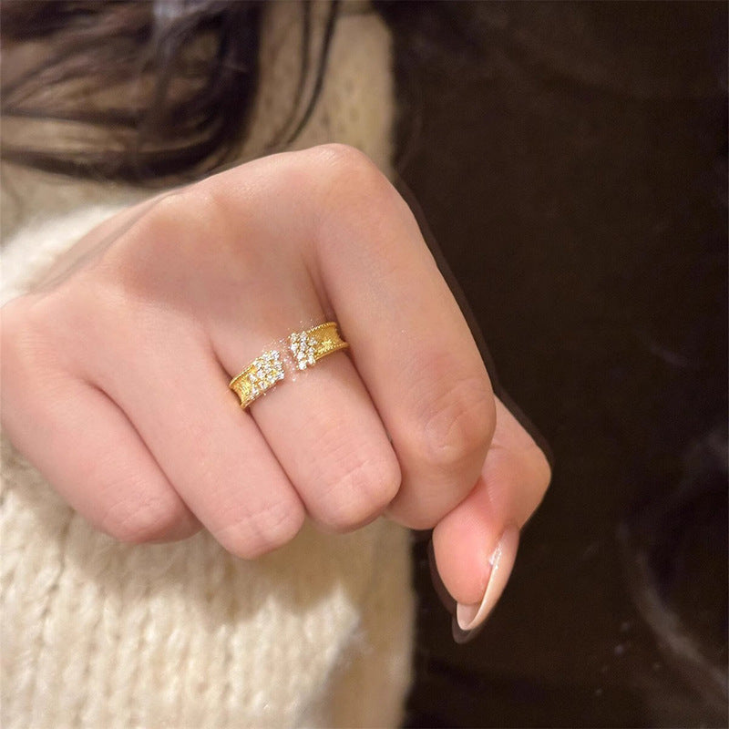 Elegantti Sormus jokaiseen tilaisuuteen