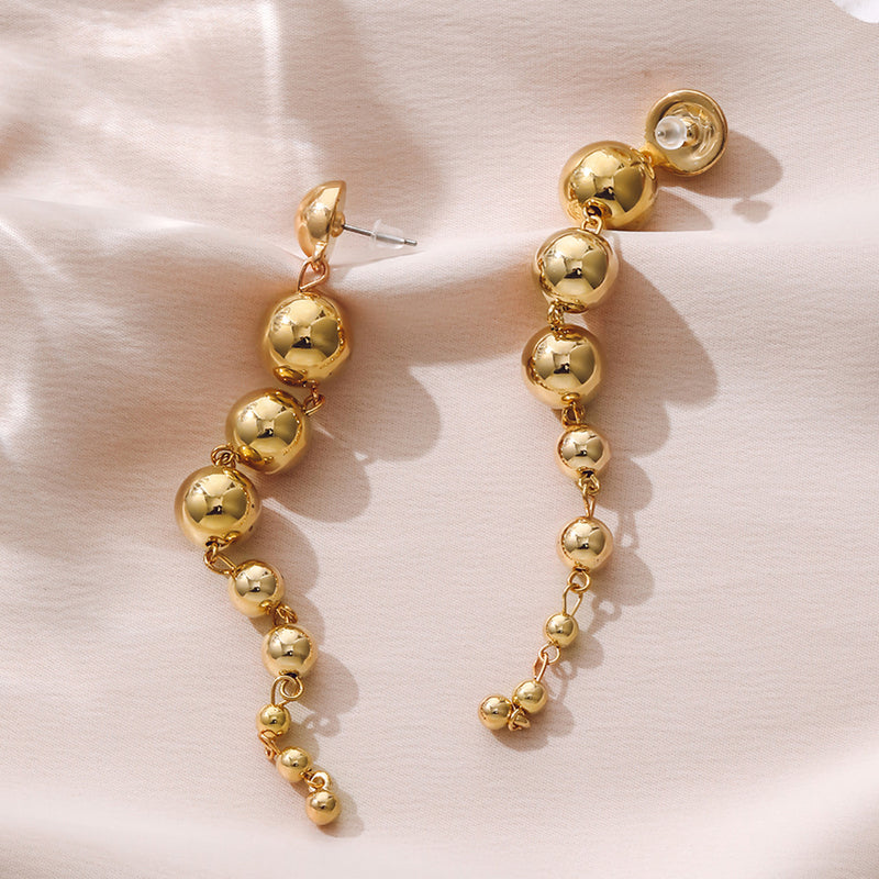 Kaunis Kulta Korvarengas ainutlaatuisella tyylillä