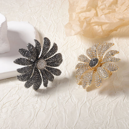 Klassinen Sormus ajattomalla viehätyksellä