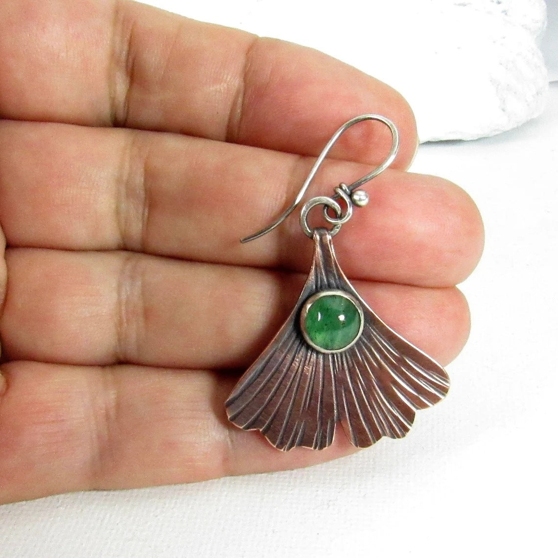 Kaunis Korvarengas ainutlaatuisella tyylillä