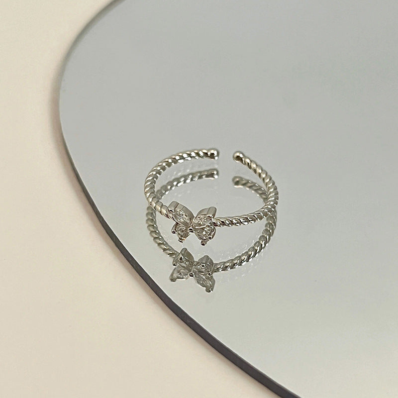 Kaunis Sormus ainutlaatuisella tyylillä