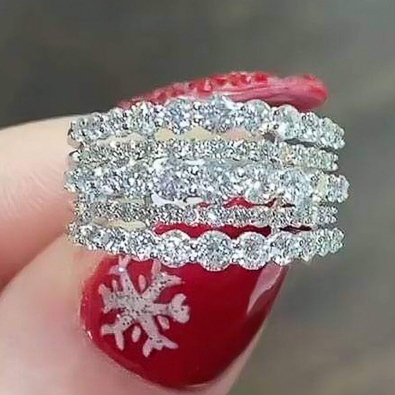 Kaunis Sormus ainutlaatuisella tyylillä