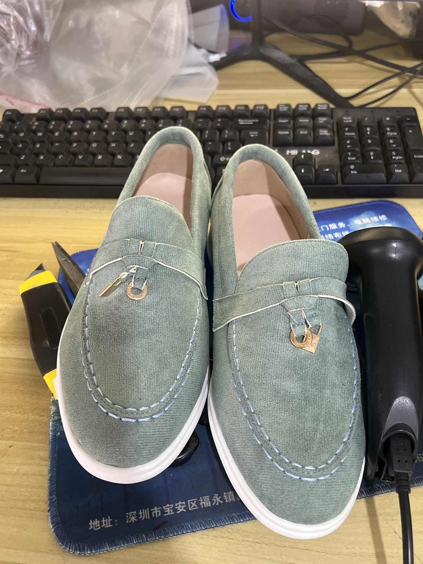 Sulavalinaiset Ortopediset Kengät Moderniin Tyyliin