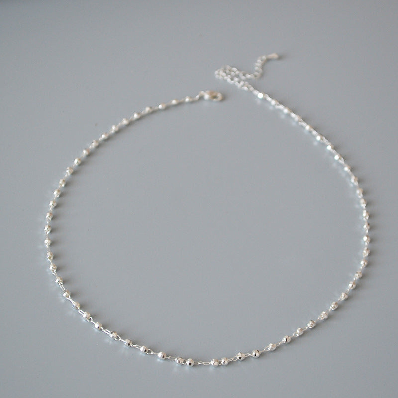 Klassinen Hopea Kaulakoru ajattomalla viehätyksellä