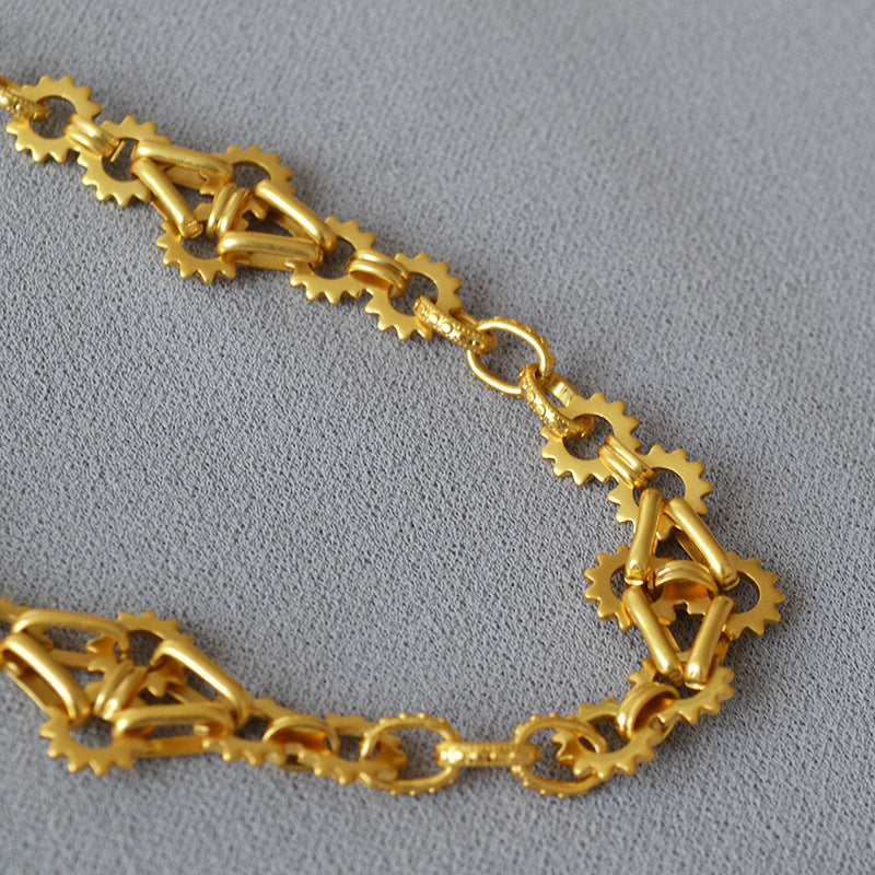 Kaunis Kulta Kaulakoru ainutlaatuisella tyylillä