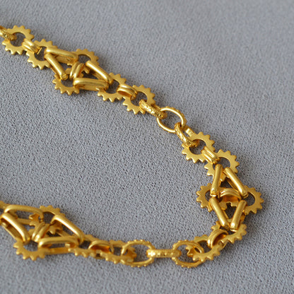 Kaunis Kulta Kaulakoru ainutlaatuisella tyylillä