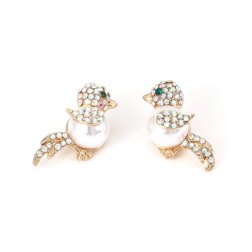 Kaunis Helmi Korvarengas ainutlaatuisella tyylillä