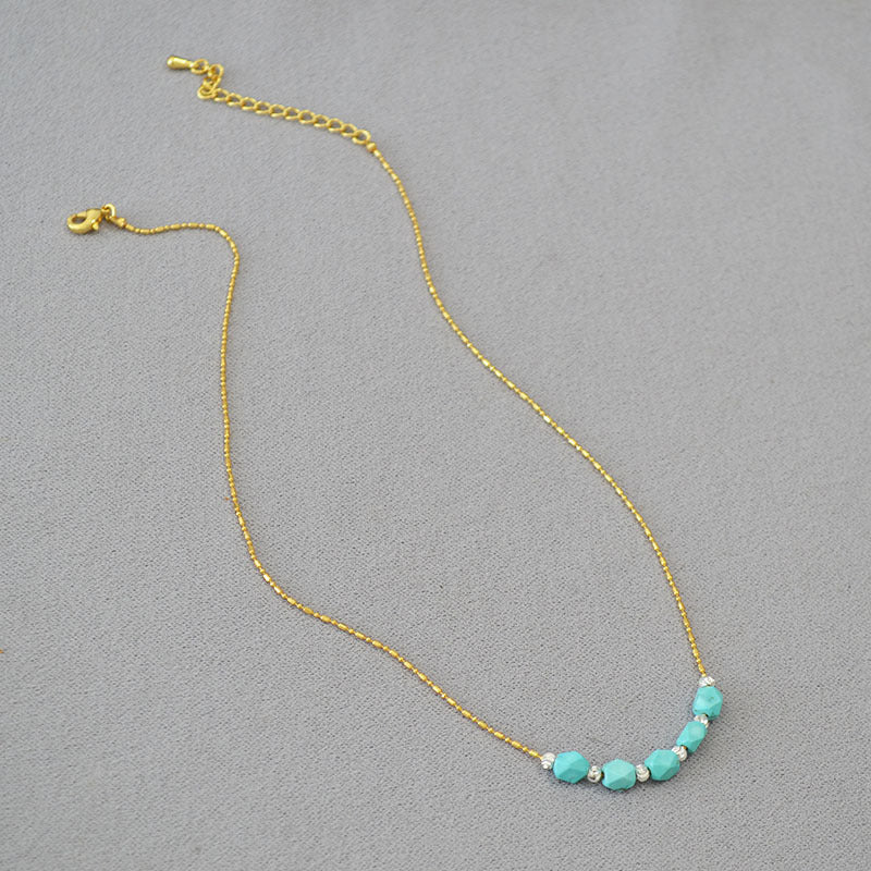 Hurmaava Kaulakoru jokaiseen tilaisuuteen