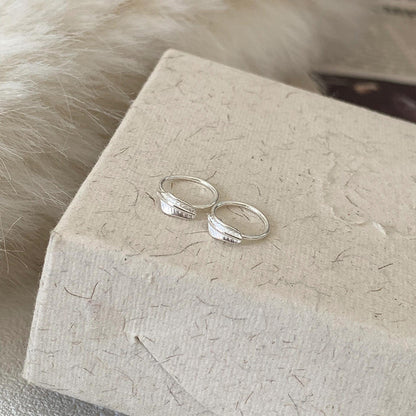 Kaunis Korvarengas ainutlaatuisella tyylillä