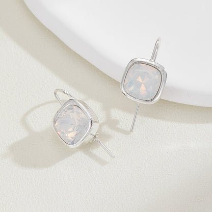 Elegantti Korvarengas jokaiseen tilaisuuteen