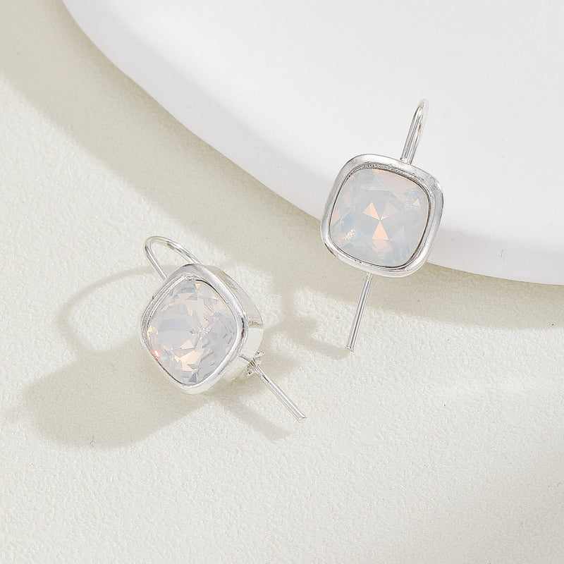 Elegantti Korvarengas jokaiseen tilaisuuteen