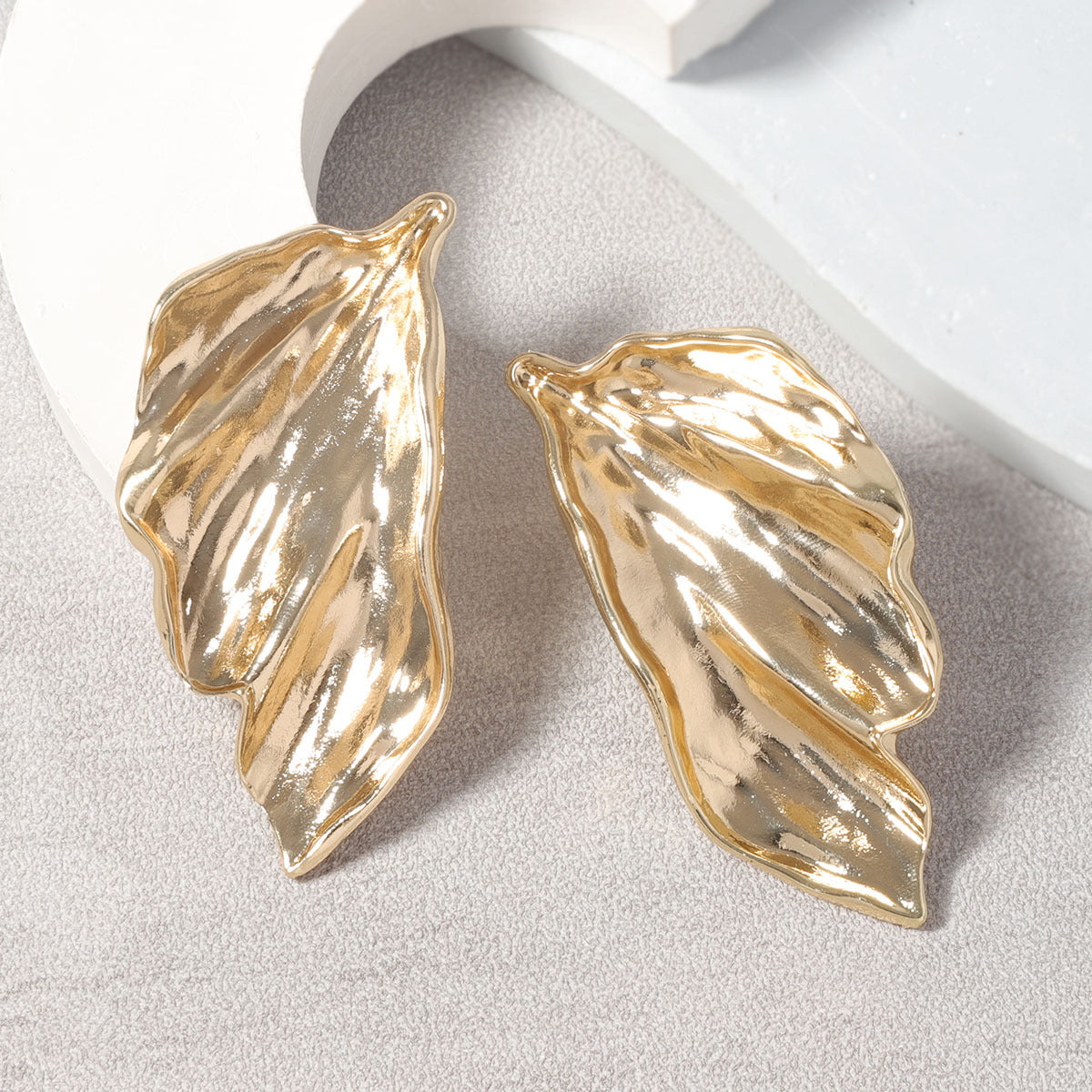 Elegantti Korvarengas jokaiseen tilaisuuteen