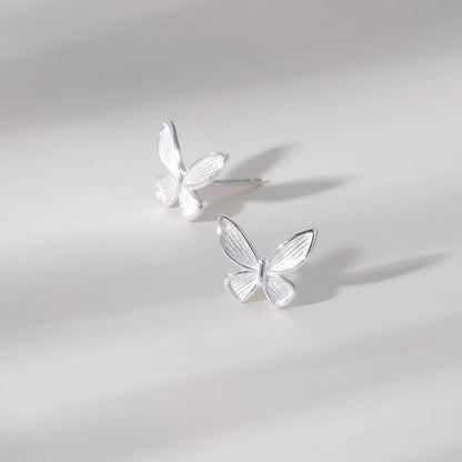 Kaunis Korvarengas ainutlaatuisella tyylillä