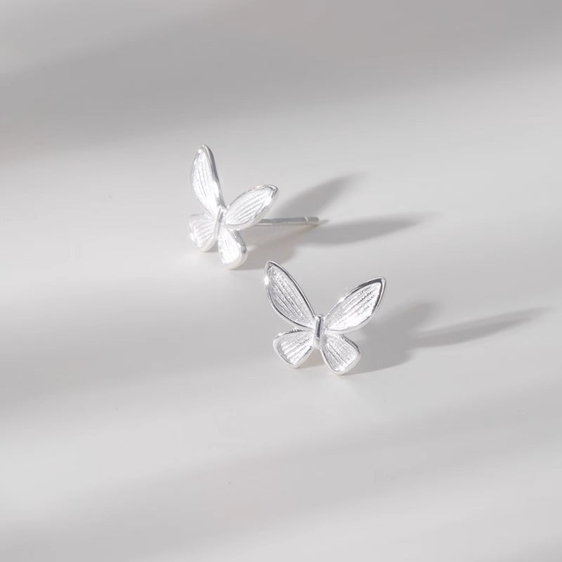 Kaunis Korvarengas ainutlaatuisella tyylillä