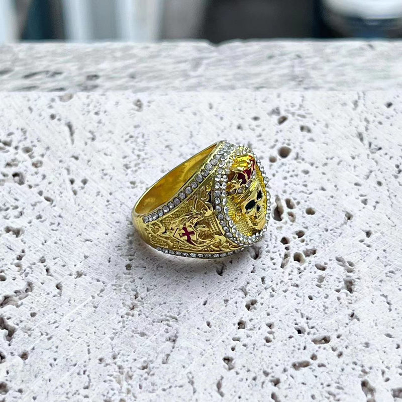 Kaunis Sormus ainutlaatuisella tyylillä