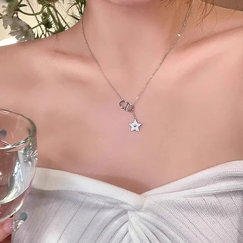 Klassinen Kaulakoru ajattomalla viehätyksellä