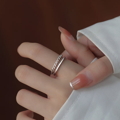 Klassinen Sormus ajattomalla viehätyksellä