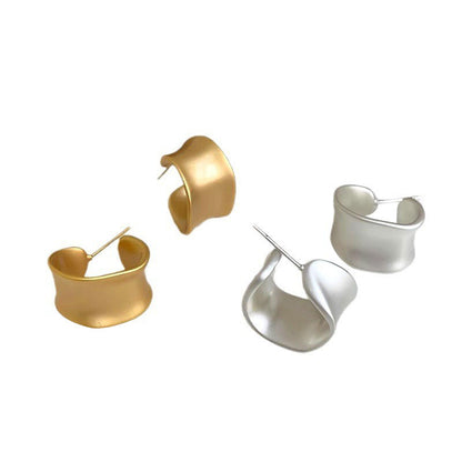 Klassinen Korvarengas ajattomalla viehätyksellä