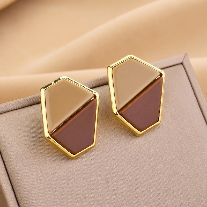 Klassinen Korvarengas ajattomalla viehätyksellä