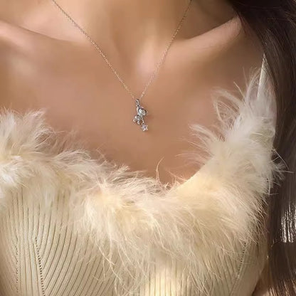 Klassinen Kaulakoru ajattomalla viehätyksellä