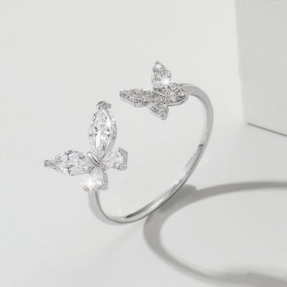 Klassinen Sormus ajattomalla viehätyksellä