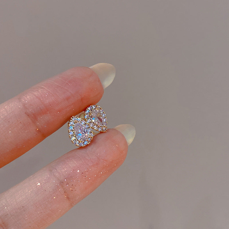 Klassinen Korvarengas ajattomalla viehätyksellä