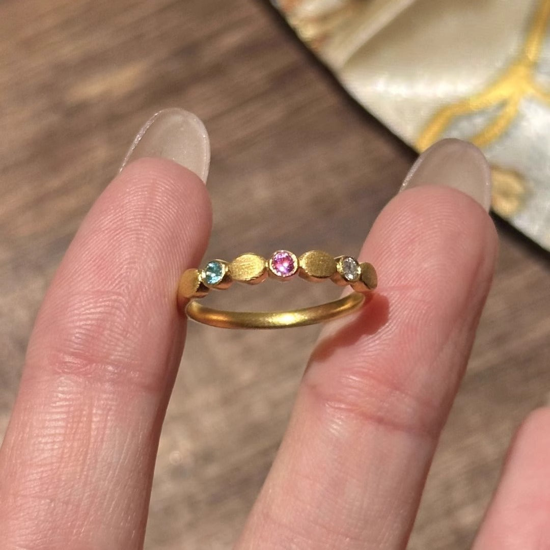 Romanttinen Sormus erityisiin hetkiin