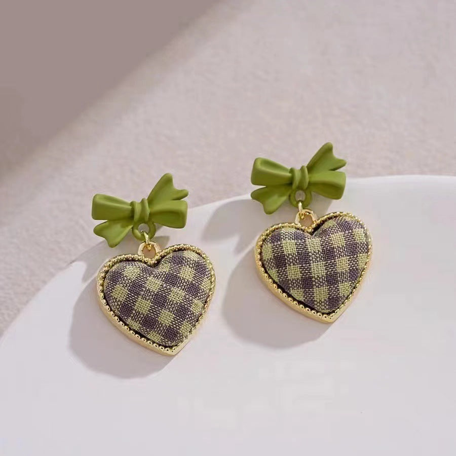 Herkkä käsityö Korvarengas