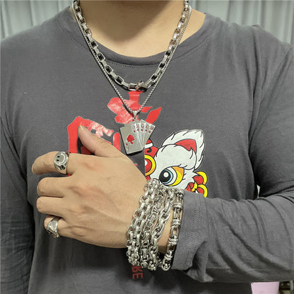 Herkkä käsityö Riipus