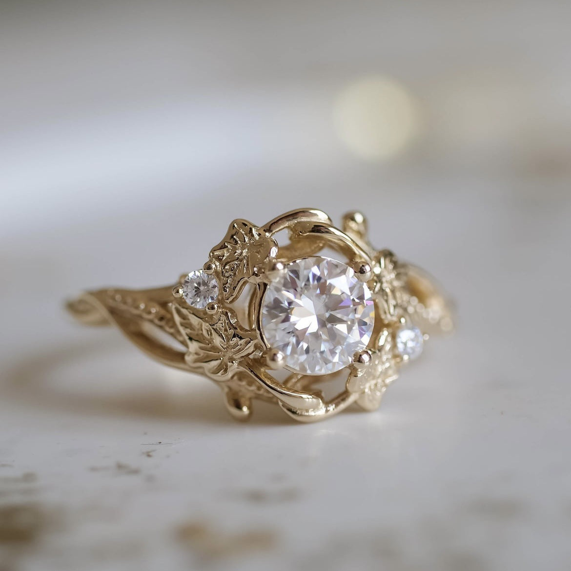 Hurmaava Kulta Sormus jokaiseen tilaisuuteen