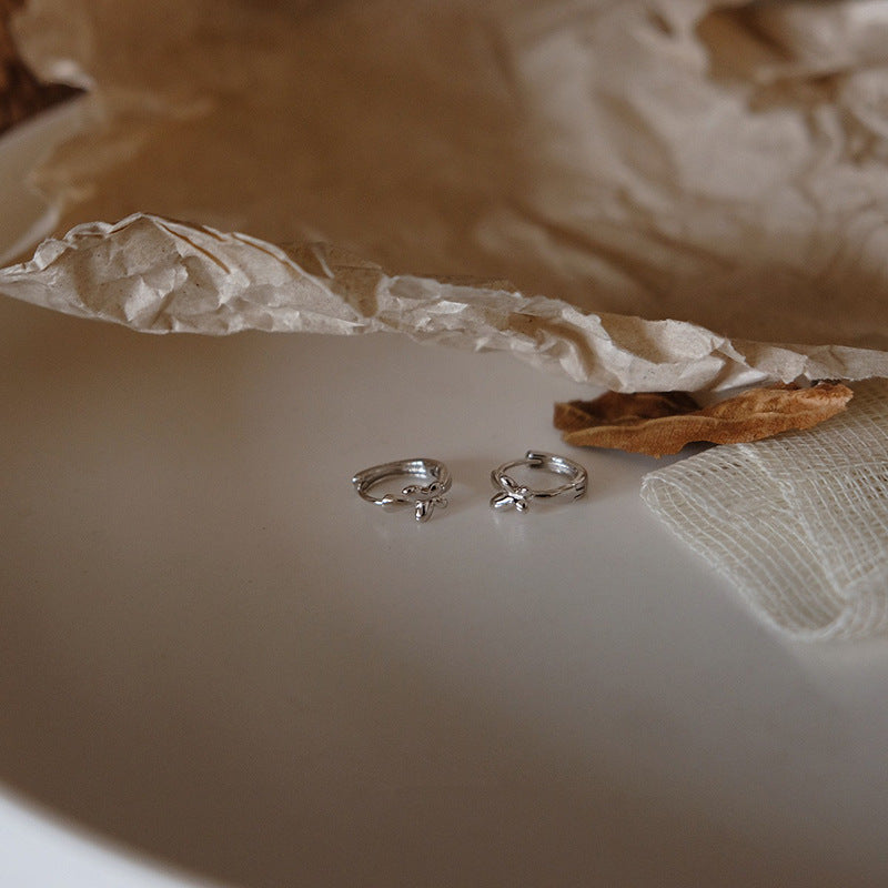 Kaunis Korvarengas ainutlaatuisella tyylillä