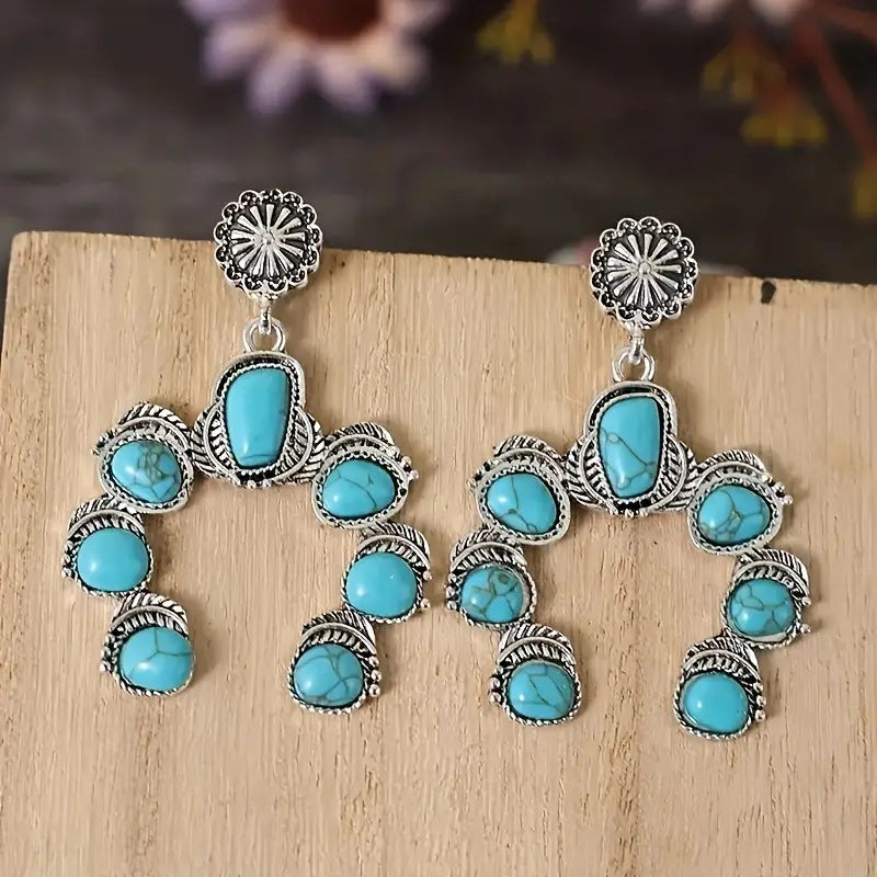 Kaunis Sormus ainutlaatuisella tyylillä