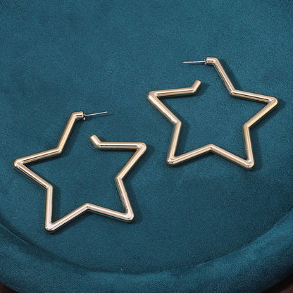 Hurmaava Kulta Korvarengas jokaiseen tilaisuuteen