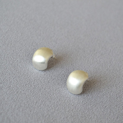 Klassinen Kulta Korvarengas ajattomalla viehätyksellä