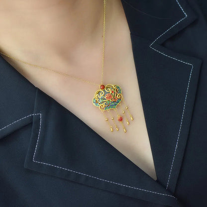 Kaunis Hopea Kaulakoru ainutlaatuisella tyylillä