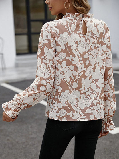 Classic Vintage Blouse with a Flattering Fit