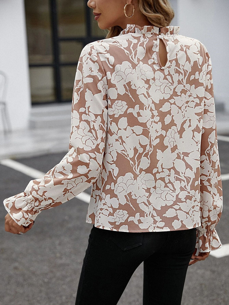 Classic Vintage Blouse with a Flattering Fit