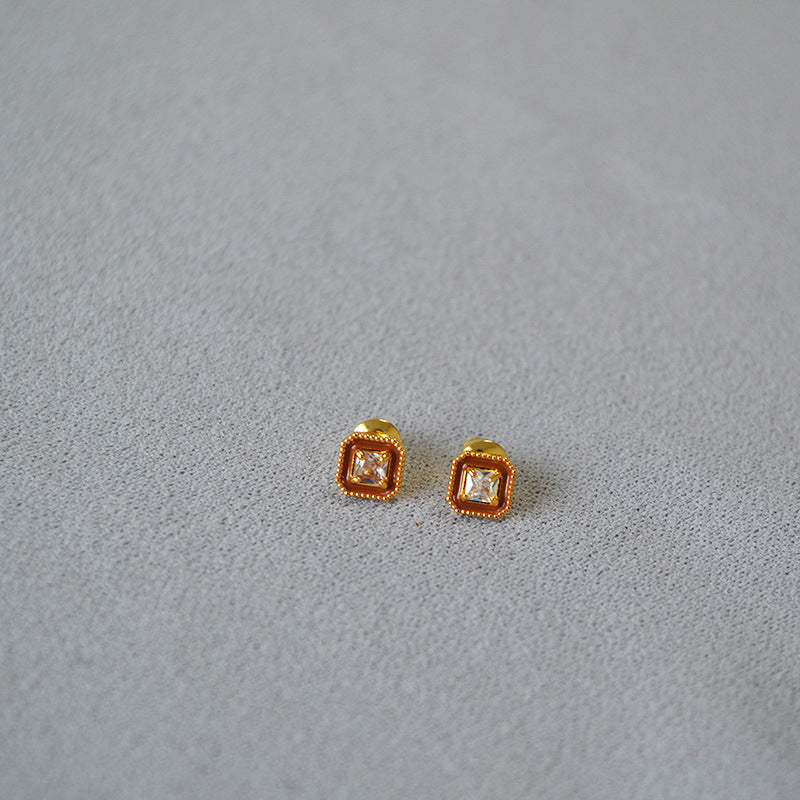 Upea Hopea Korvarengas päivittäiseen käyttöön