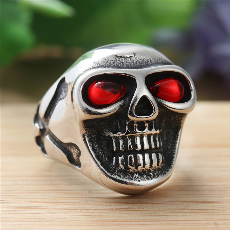 Klassinen Sormus ajattomalla viehätyksellä